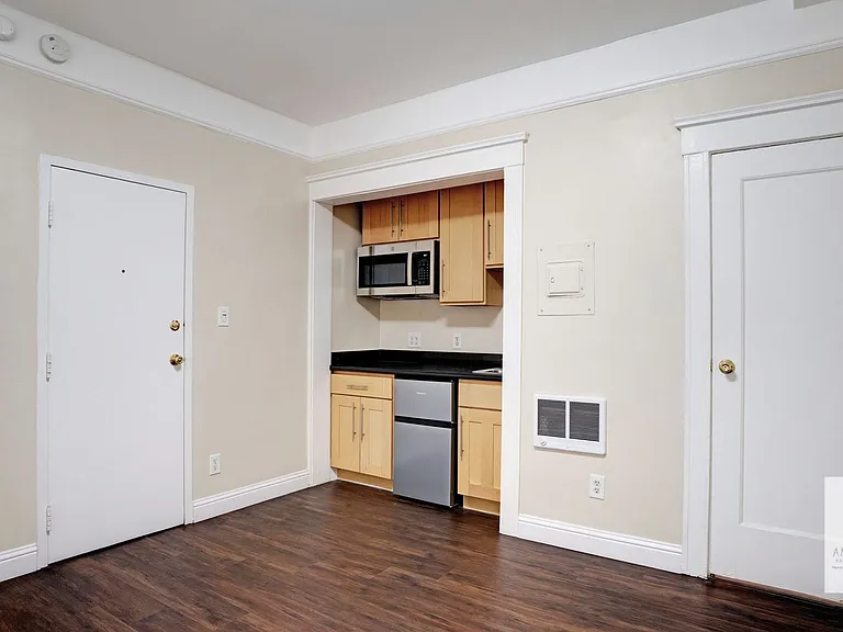 621 Taylor St — Photo 5