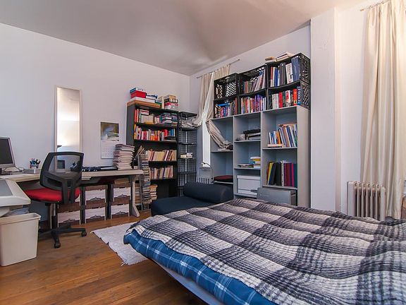 3rd image of 140 Claremont Ave APT 1C