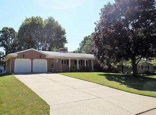 2040 Ridgecrest Dr NW, Massillon, OH 44646