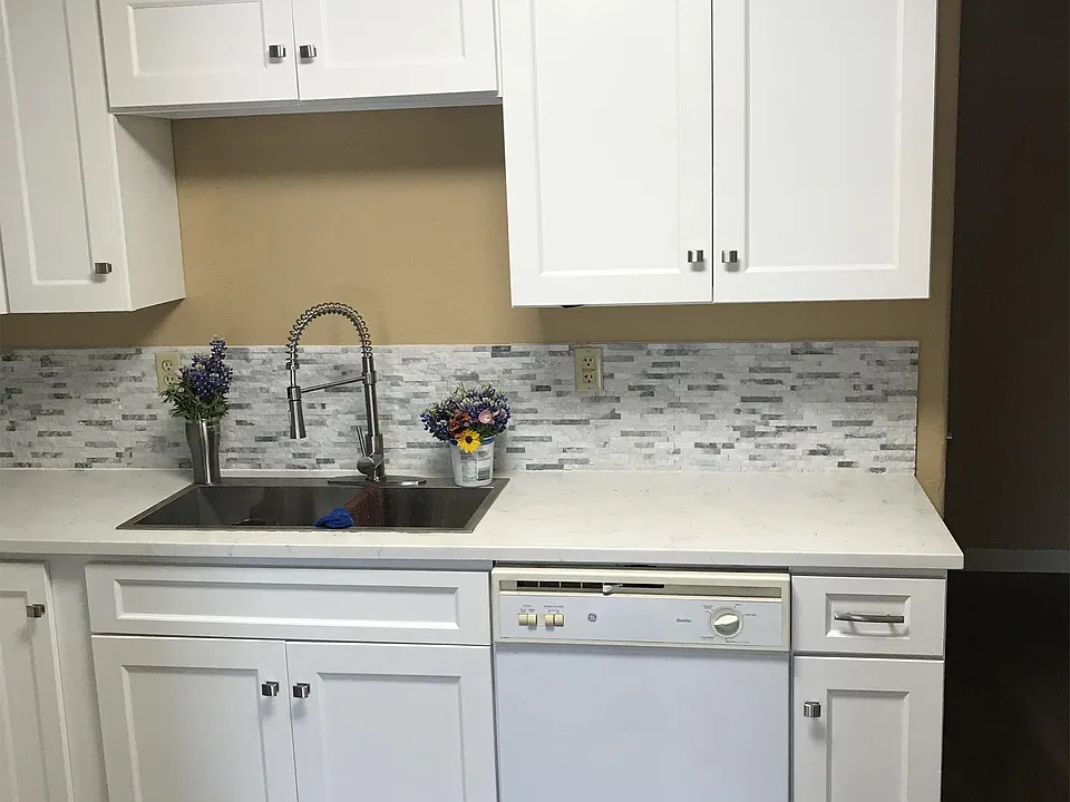 4841 Highway 35 N #202
