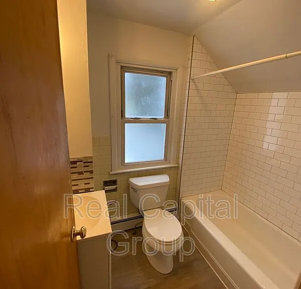 180 Euclid Ave #2 — Photo 3