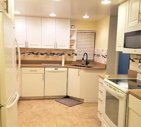 3rd image of 65 Pelican Pointe Dr
