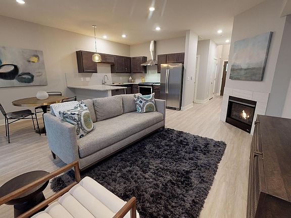 3rd image of 6093 Hanover Woods Dr