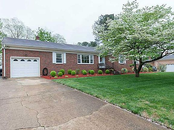 2nd image of 3605 Shoreline Dr