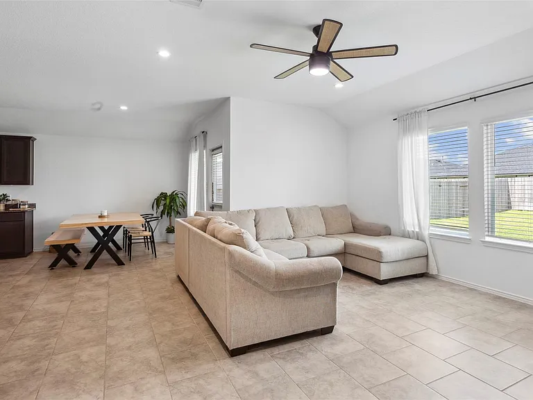 7510 Carson Ct — Photo 4