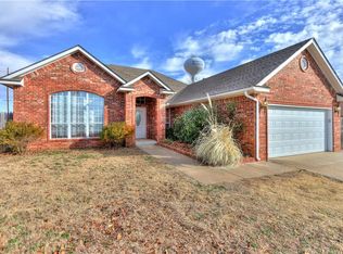 1216 Earl A Rodkey Dr, Edmond, OK 73003