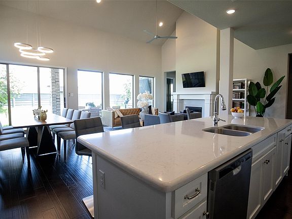 3rd image of 829 Boardwalk Way