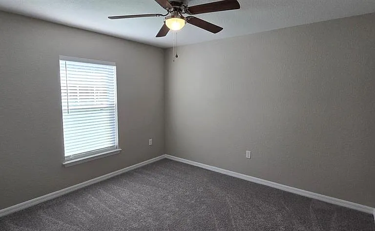 1482 W Manchester Dr — Photo 9