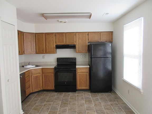 5th image of 23 Stockton Ct