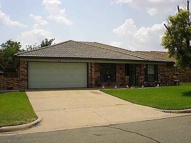 1st image of 7408 Meadow Creek Dr