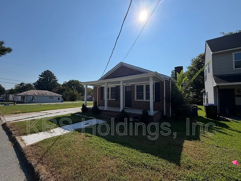 1709 Freeney Ave