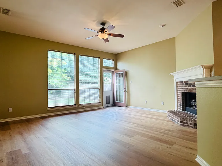 6517 Briar Lake Trl — Photo 18