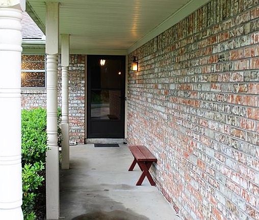 3rd image of 715 E Comet St