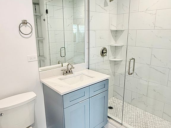 3rd image of 2807 N McVicker Ave Unit 1