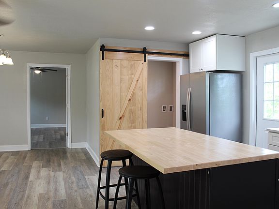 3rd image of 10567 S Salt Rd