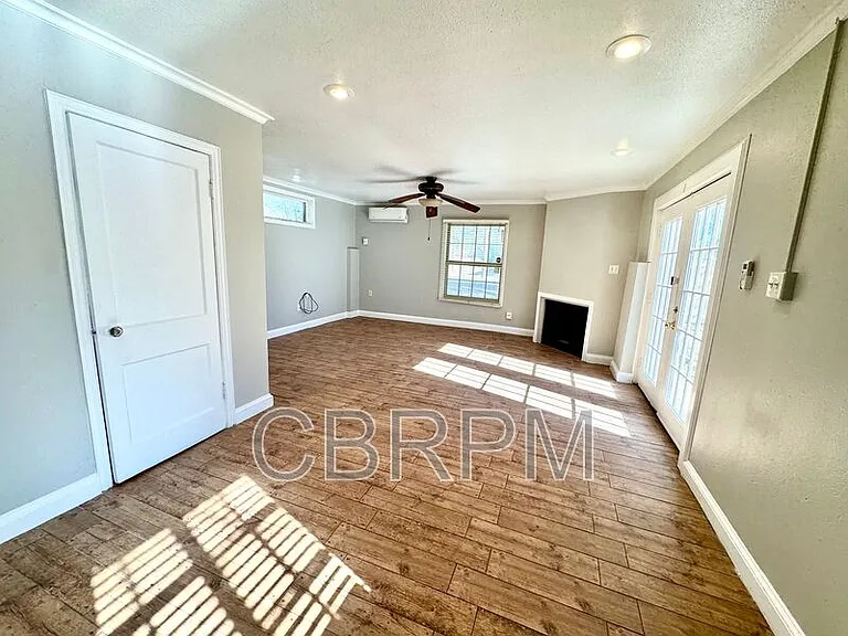 2702 23rd St #B — Photo 3