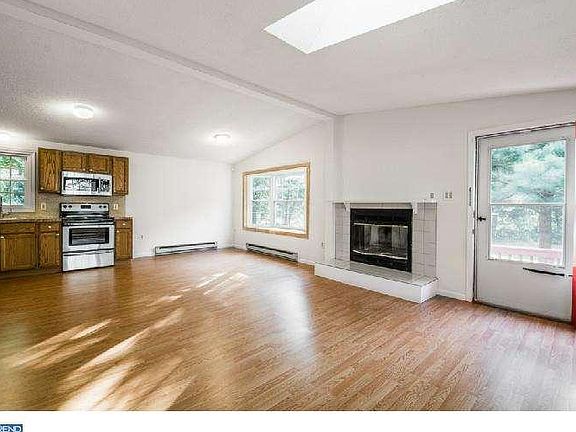 5th image of 7326 Zimmerman Ave