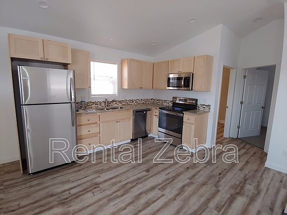 2nd image of 919 NW Oak Ave