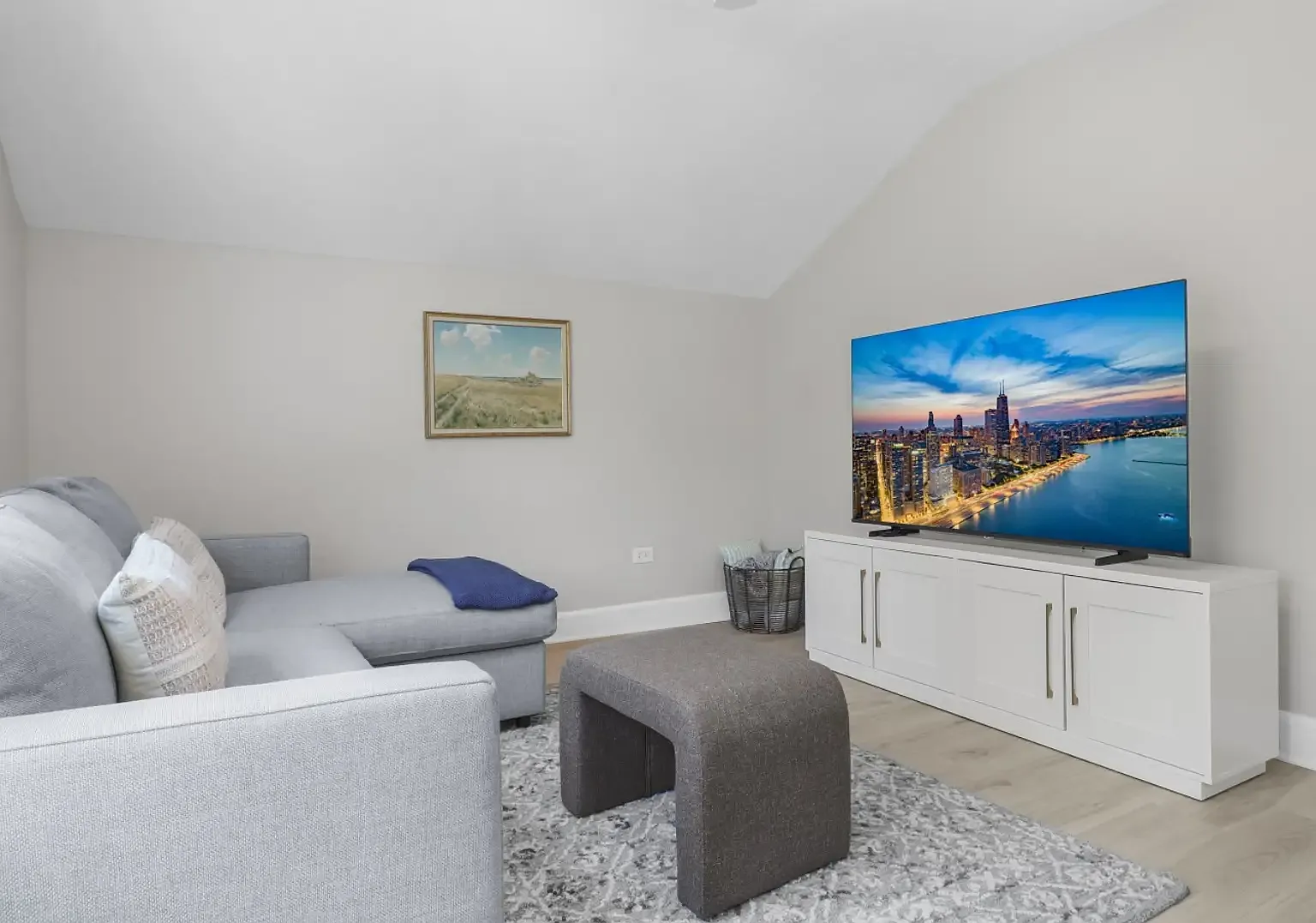 1 bed, 575 sqft, $3,360 — Photo 1