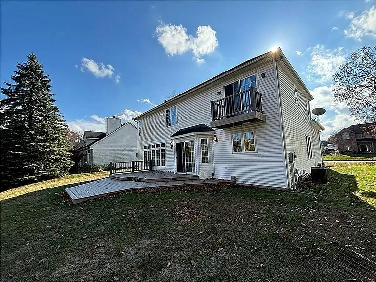 8874 Linden Lake Rd — Photo 4
