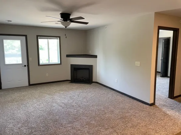 Prairie Lane Apartments, 1123-1145 E Prairie Ln #7, Eau Claire, WI 54703