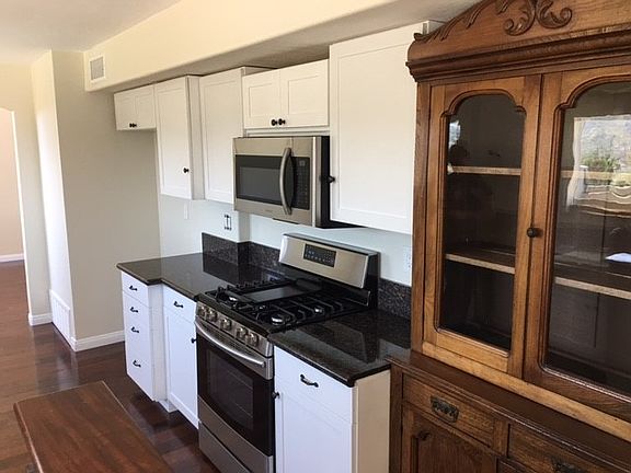 2nd image of 2613 Camino De Las Palmas