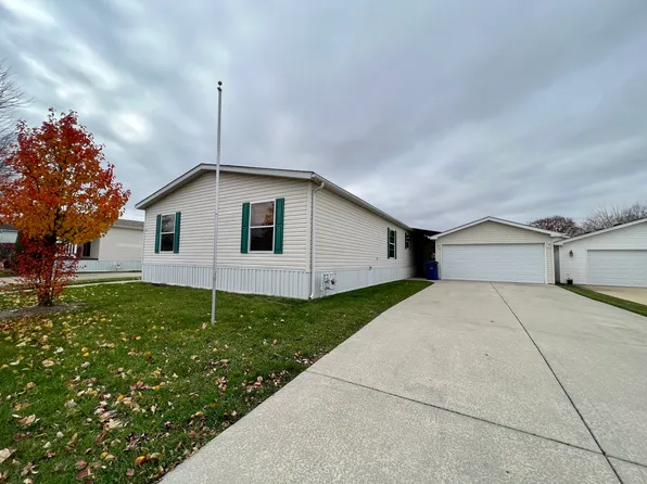 1015 Cherry St, Manteno, IL 60950