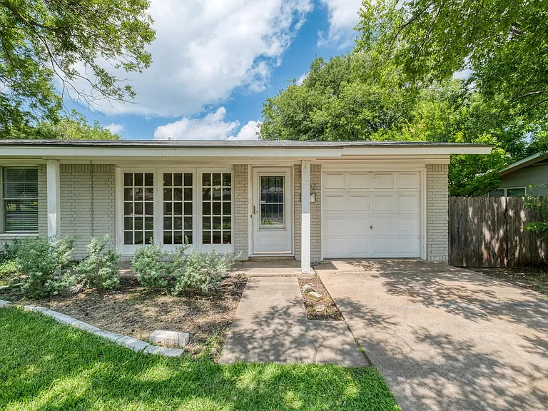 8202 Polar Dr — Photo 4