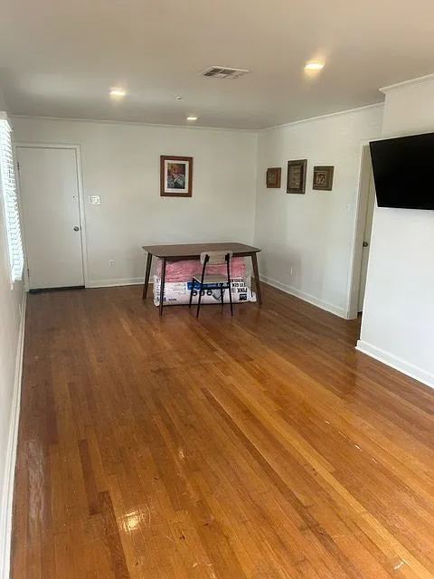 2 bed, 900 sqft, $1,350 — Photo 4