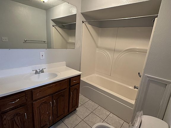 5th image of 13822 Maplerow Ave
