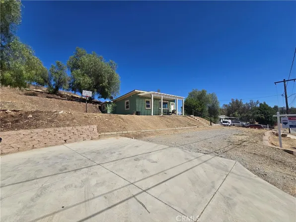 28530 Williams Dr, Canyon Lake, CA 92587