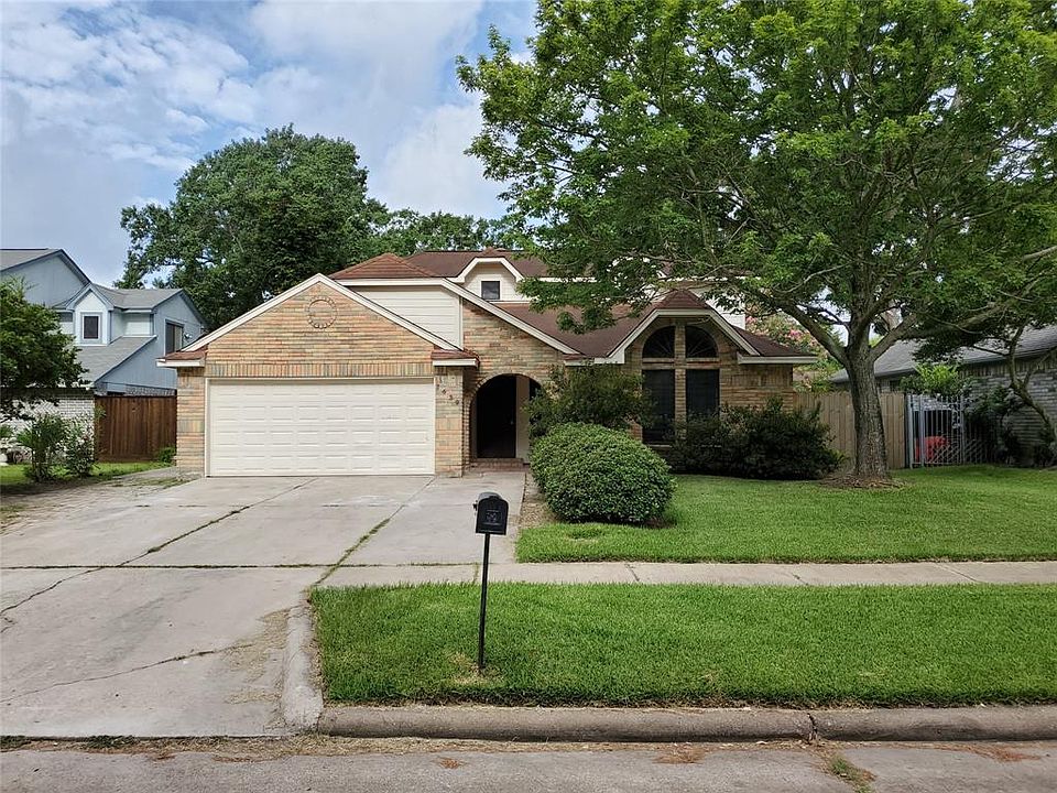 1st image of 7439 Woodland West Dr
