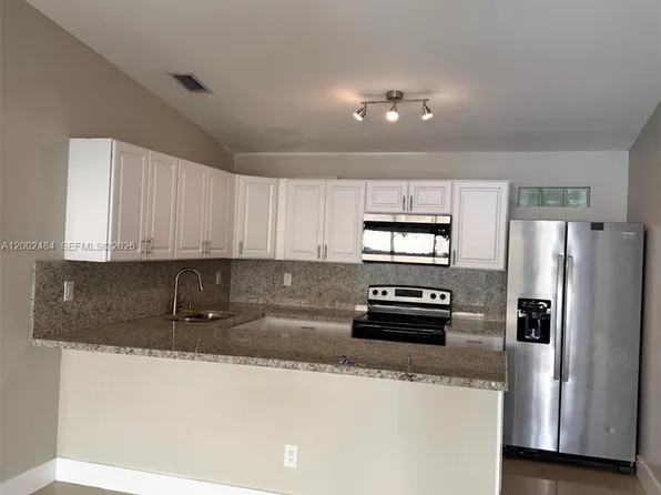 17501 SW 142nd Ct, Miami, FL 33177