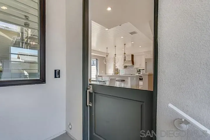 710 E Ave — Photo 7