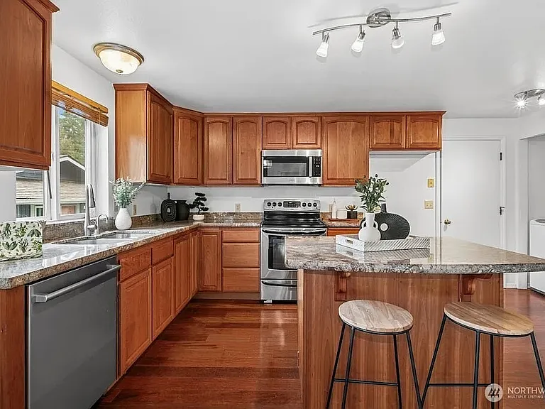 444 Marine View Pl — Photo 11