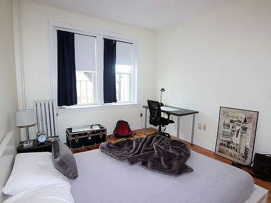 Building Photo - 164 Strathmore Rd #21P