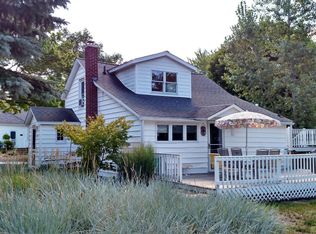 85 5th St, Pentwater, MI 49449