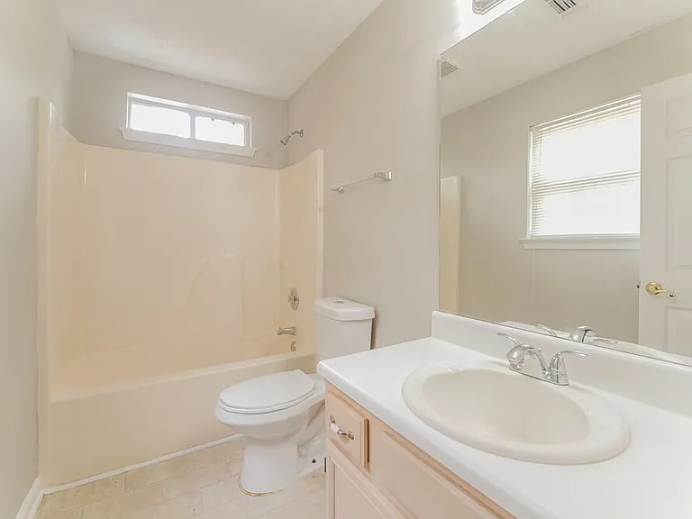 1464 Cain Ct N — Photo 12