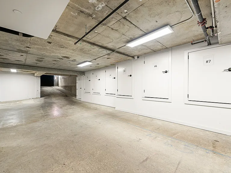152 Erasmus St #307 — Photo 31