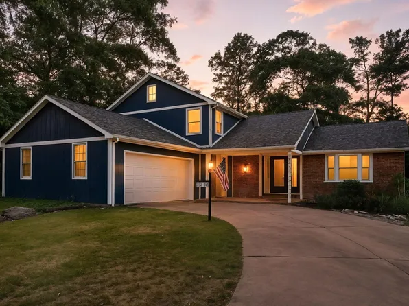 9818 Houndshill Pl, Fort Wayne, IN 46804