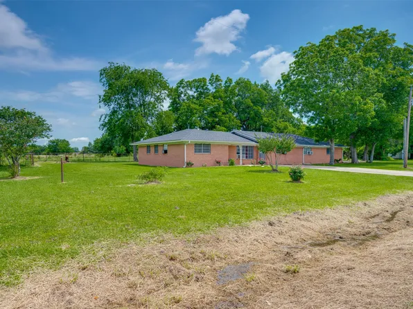 9958 Farm Road 79, Sumner, TX 75486