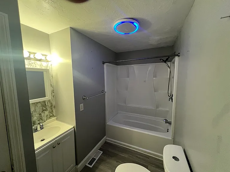 30 Lewis St #1 — Photo 5