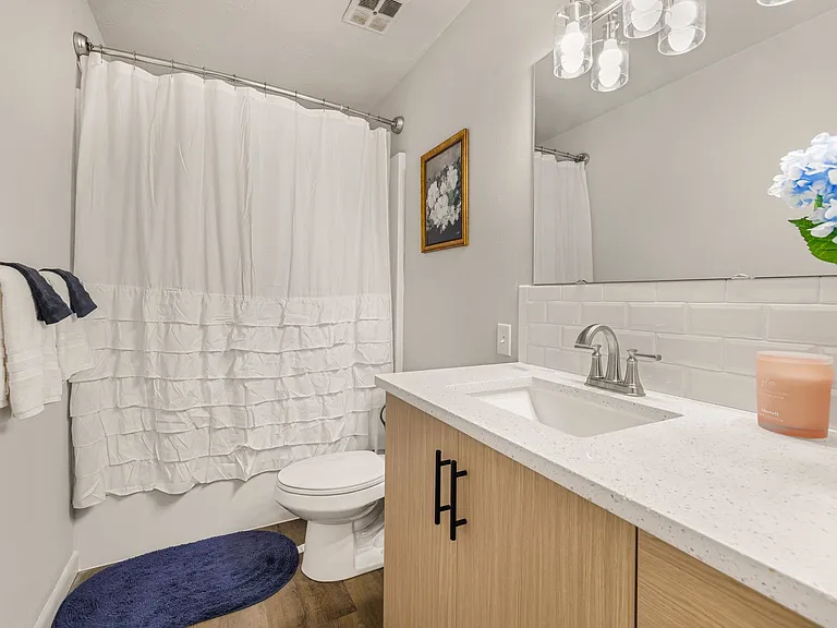 435 W Main St — Photo 12