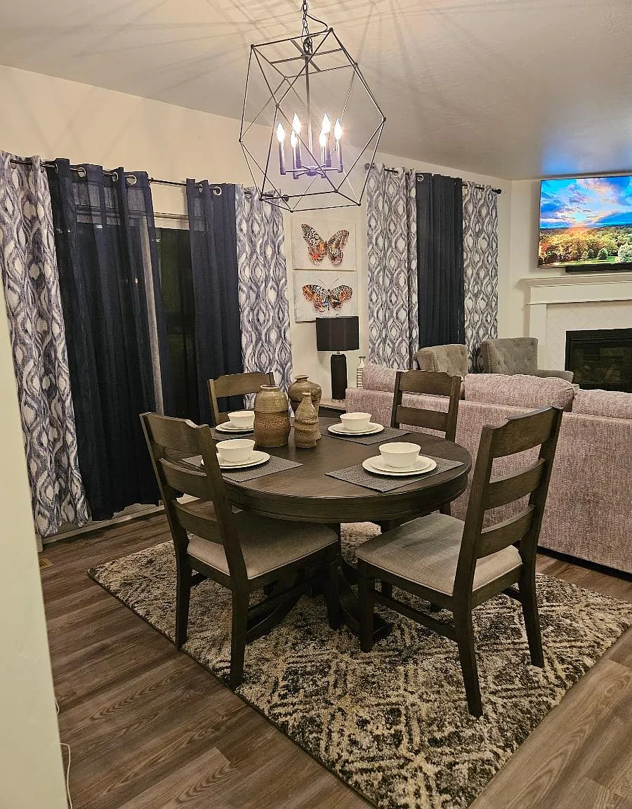 3 bed, 1586 sqft, $2,700 — Photo 2