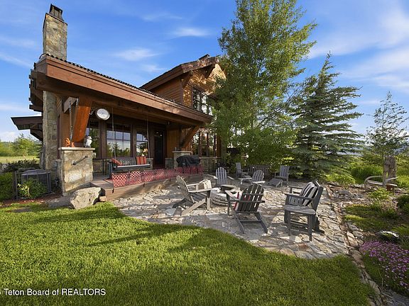 3rd image of 92 Bison Dr