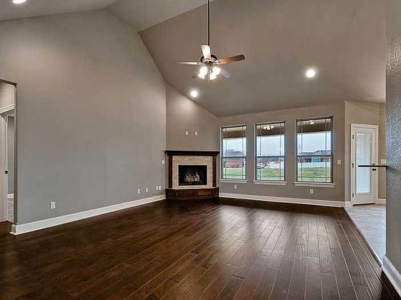 4th image of 115 Rosemeade Dr