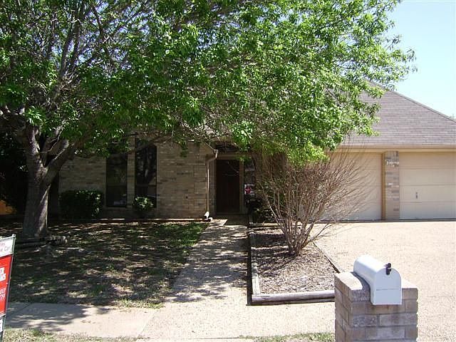 1st image of 405 Silver Creek Dr