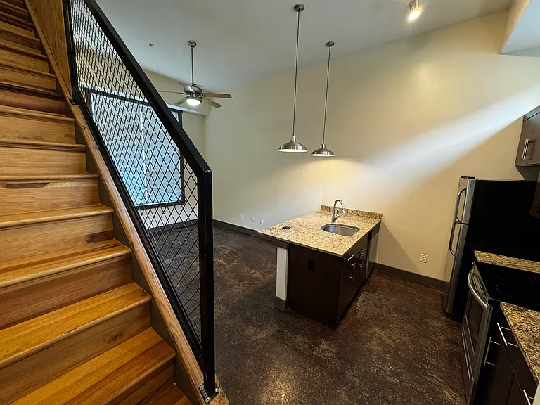 1125 Bainbridge St #6 — Photo 7
