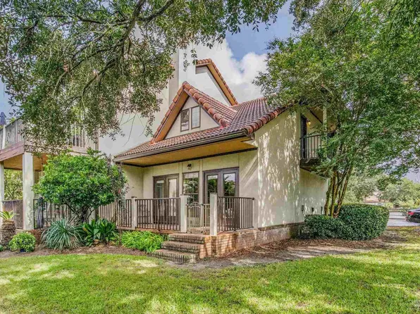 126 Baybridge Dr, Gulf Breeze, FL 32561