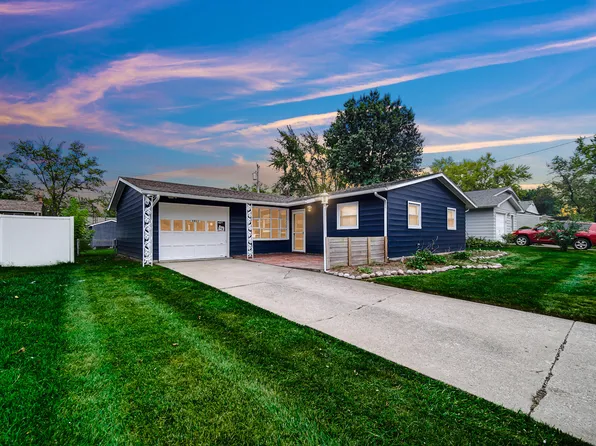 6833 Tyler St, Merrillville, IN 46410